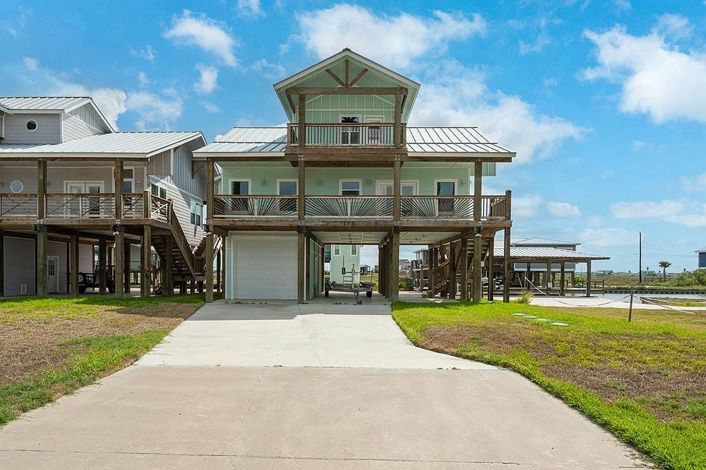 125 Belaire Dr Rockport, TX 78382 - Thumbnail 2