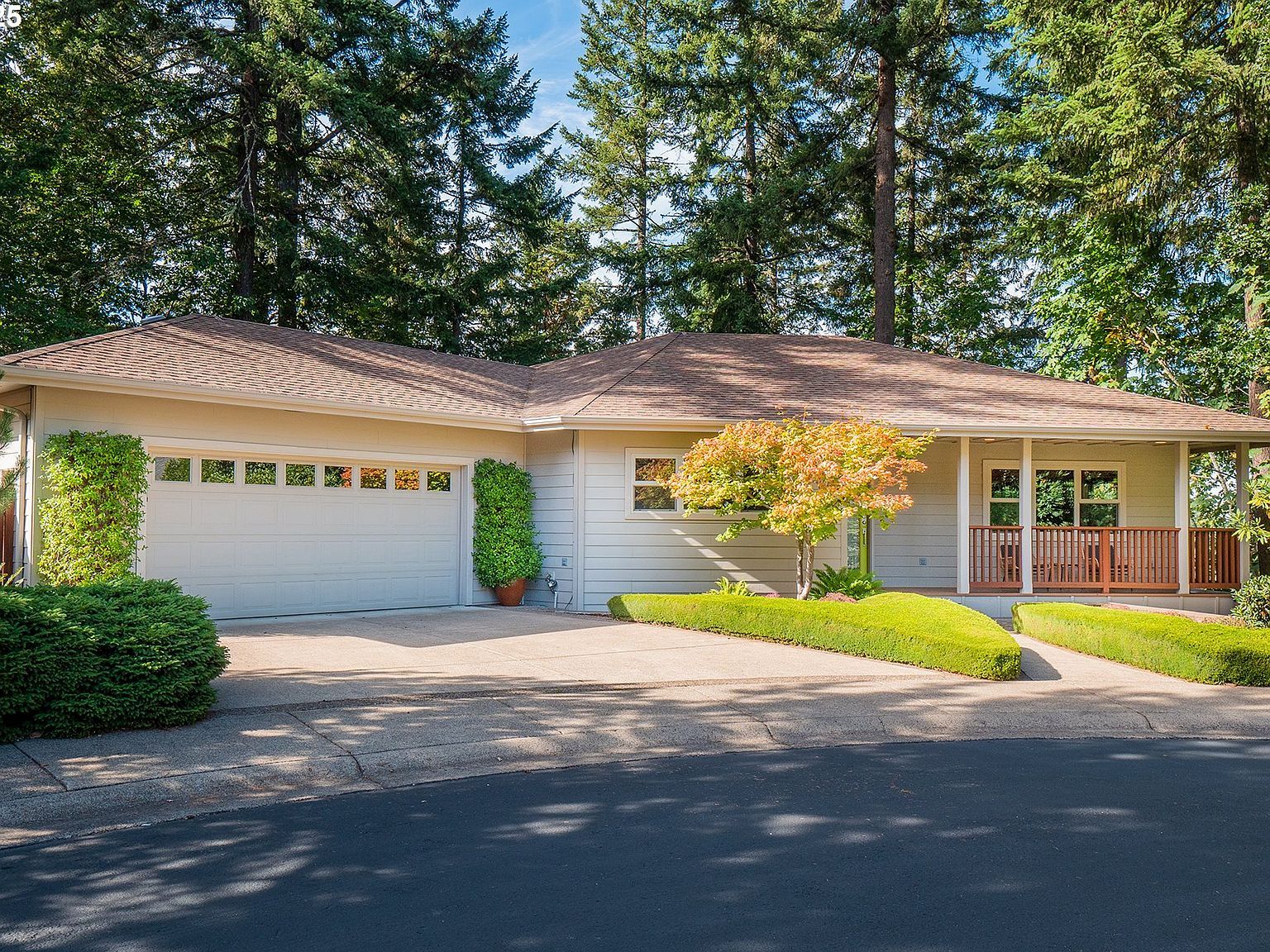 278 Rockridge Ct Eugene, OR 97405 - Thumbnail 2