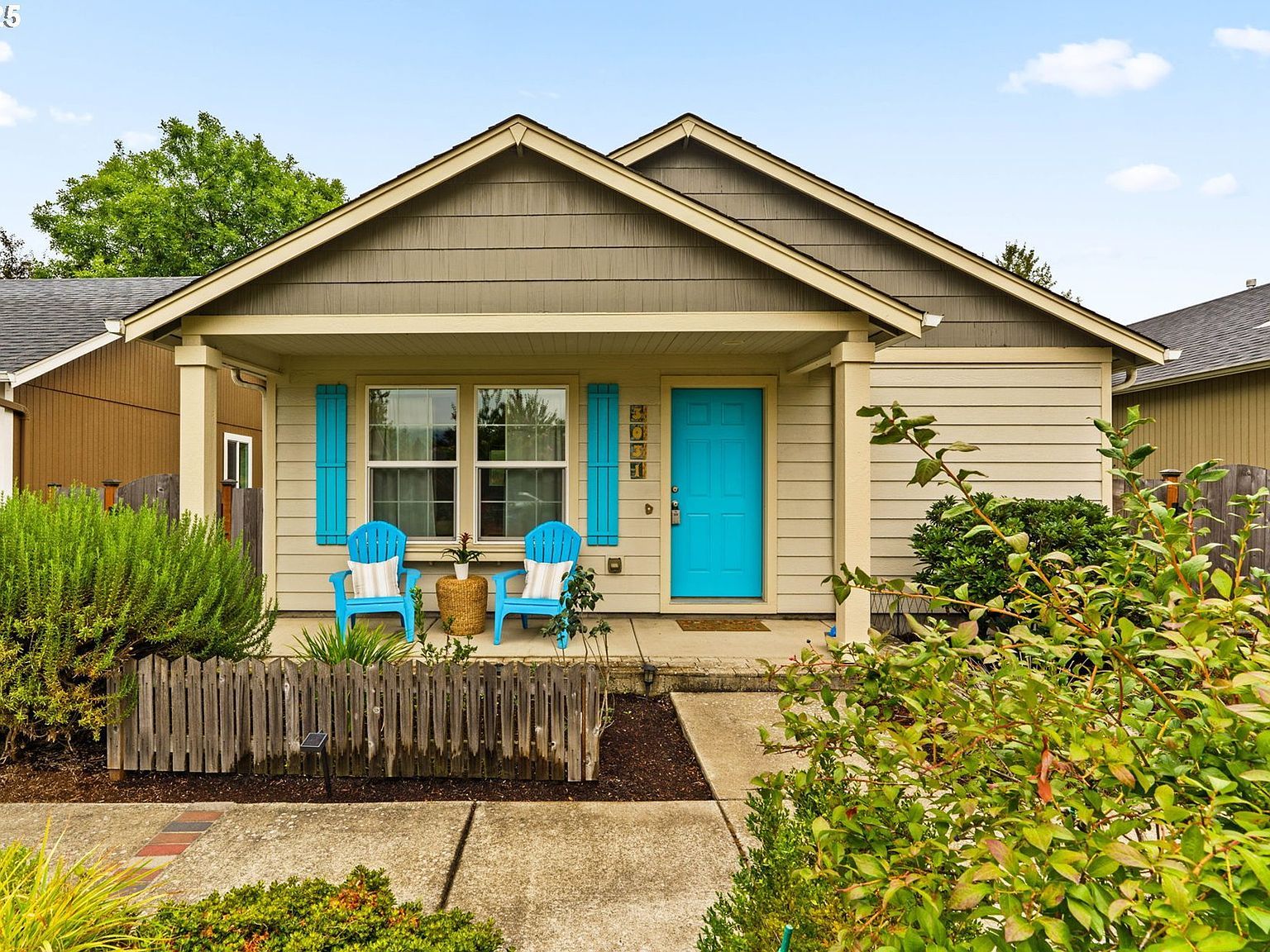 3031 Hummingbird Ln Eugene, OR 97405 - Thumbnail 2