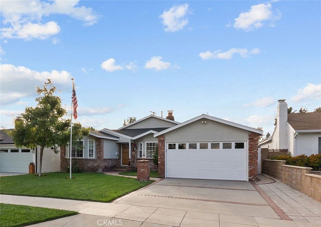 1903 N Screenland Dr Burbank, CA 91505 - Thumbnail 2