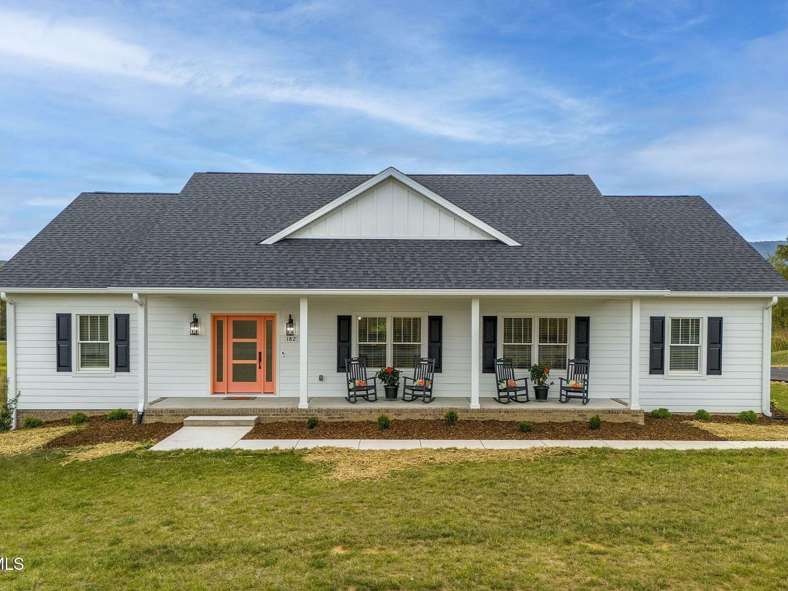 182 Saint Johns Way Chilhowie, VA 24319 - Thumbnail 2