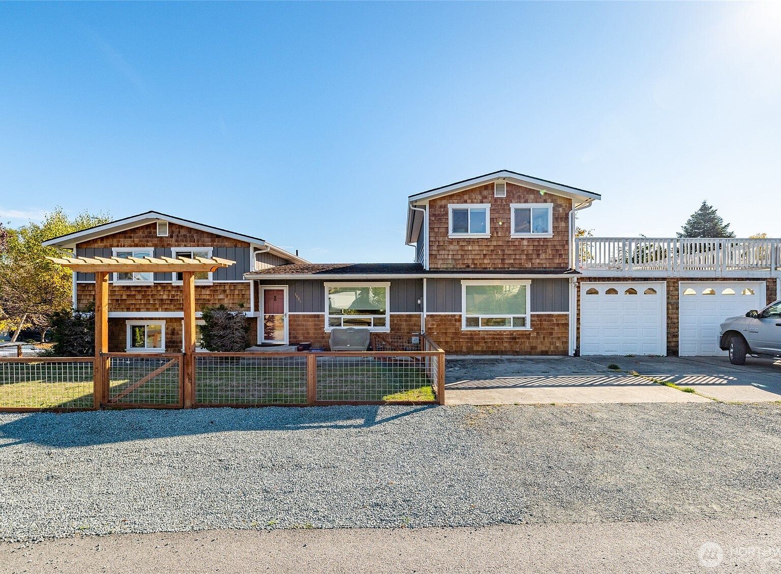 1607 B Ave Anacortes, WA 98221 - Thumbnail 2