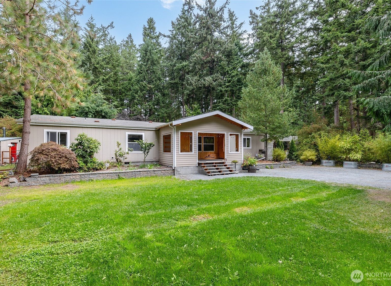 159 E Crescent Harbor Rd Oak Harbor, WA 98277 - Thumbnail 2