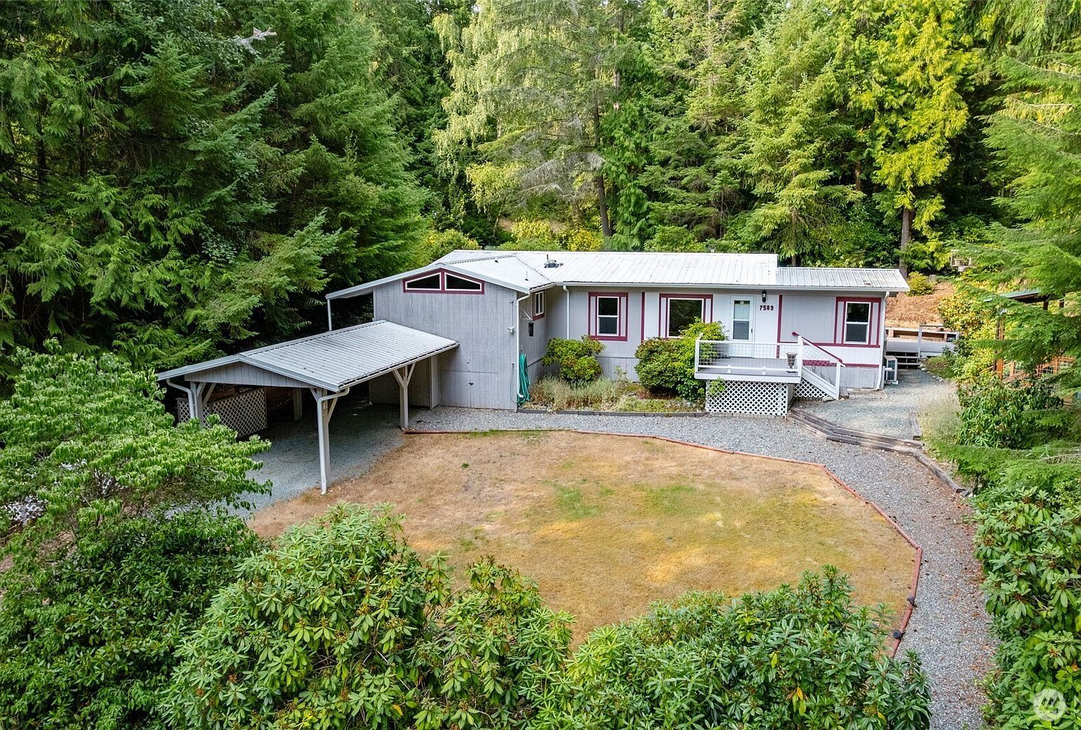 7589 Bailey Rd Clinton, WA 98236 - Thumbnail 2