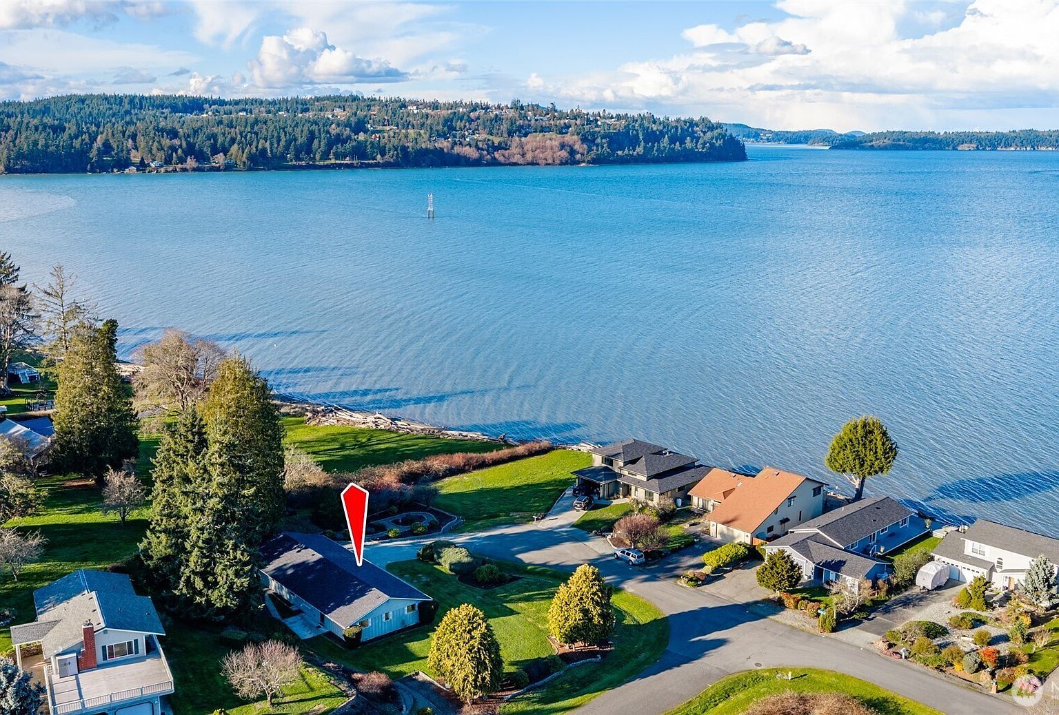 710 Bay Front Ln Oak Harbor, WA 98277 - Thumbnail 2