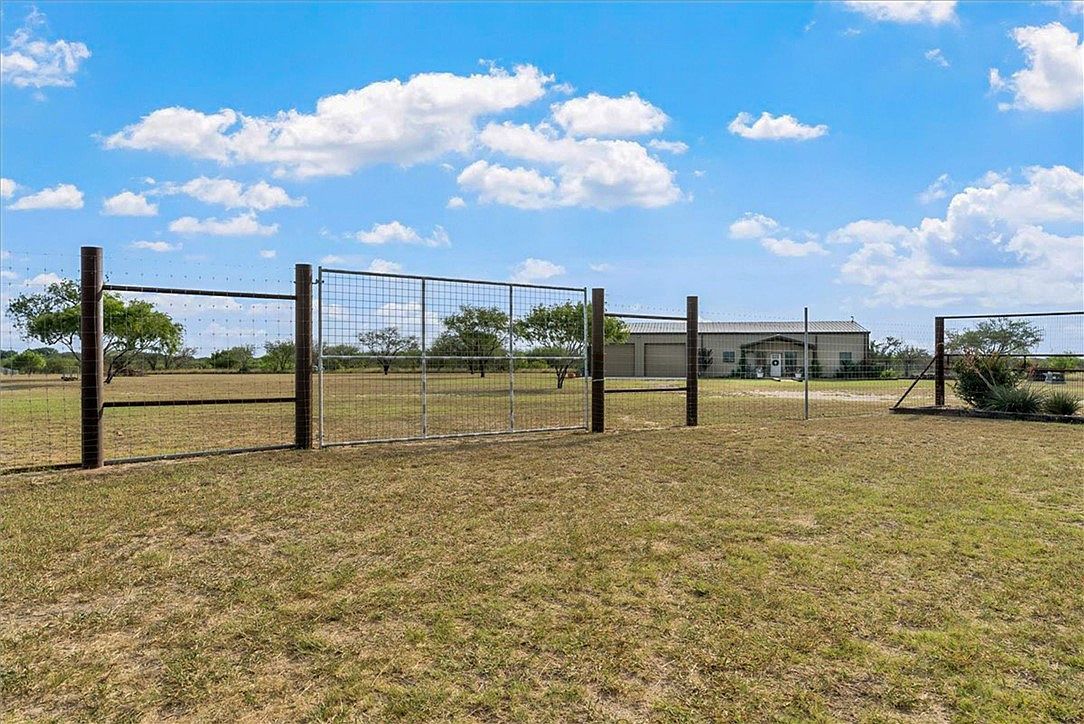 226 Private Road 3251 Alice, TX 78332 - Thumbnail 2