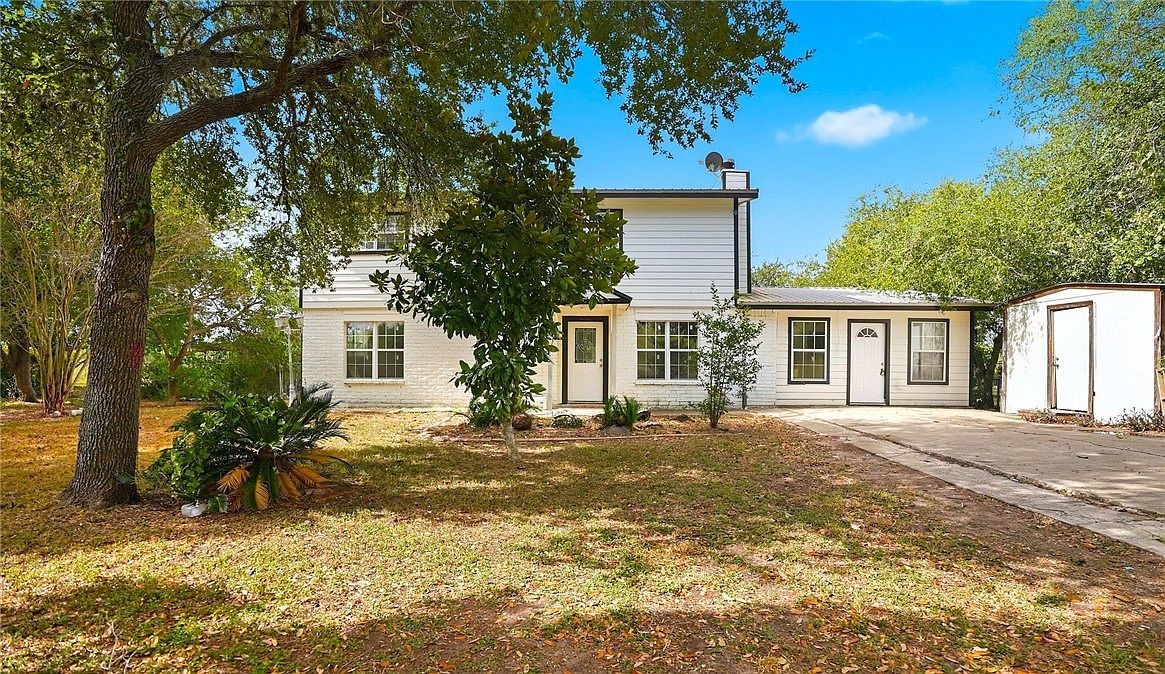 807 NE Frontage Rd Beeville, TX 78102 - Thumbnail 2