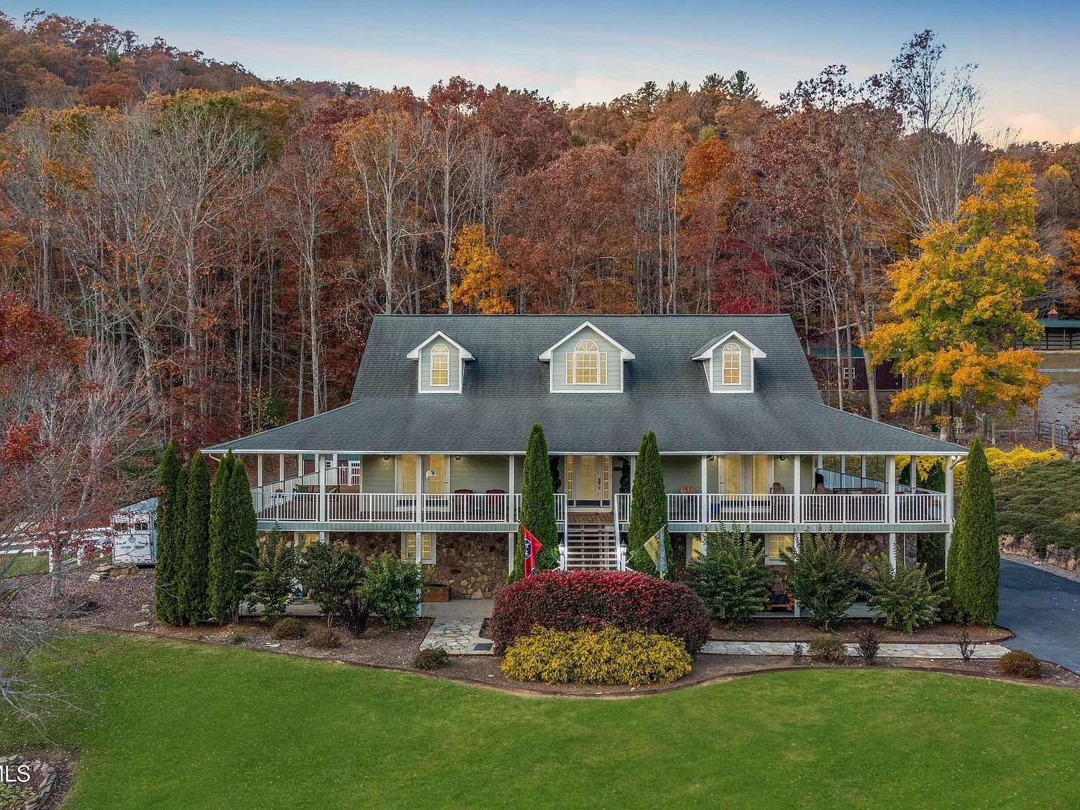 1008 Holly Meadow Rd Mountain City, TN 37683 - Thumbnail 2