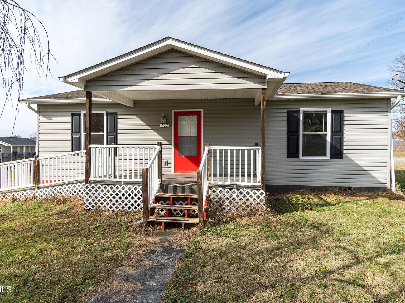 107 2nd St Watauga, TN 37694 - Thumbnail 2