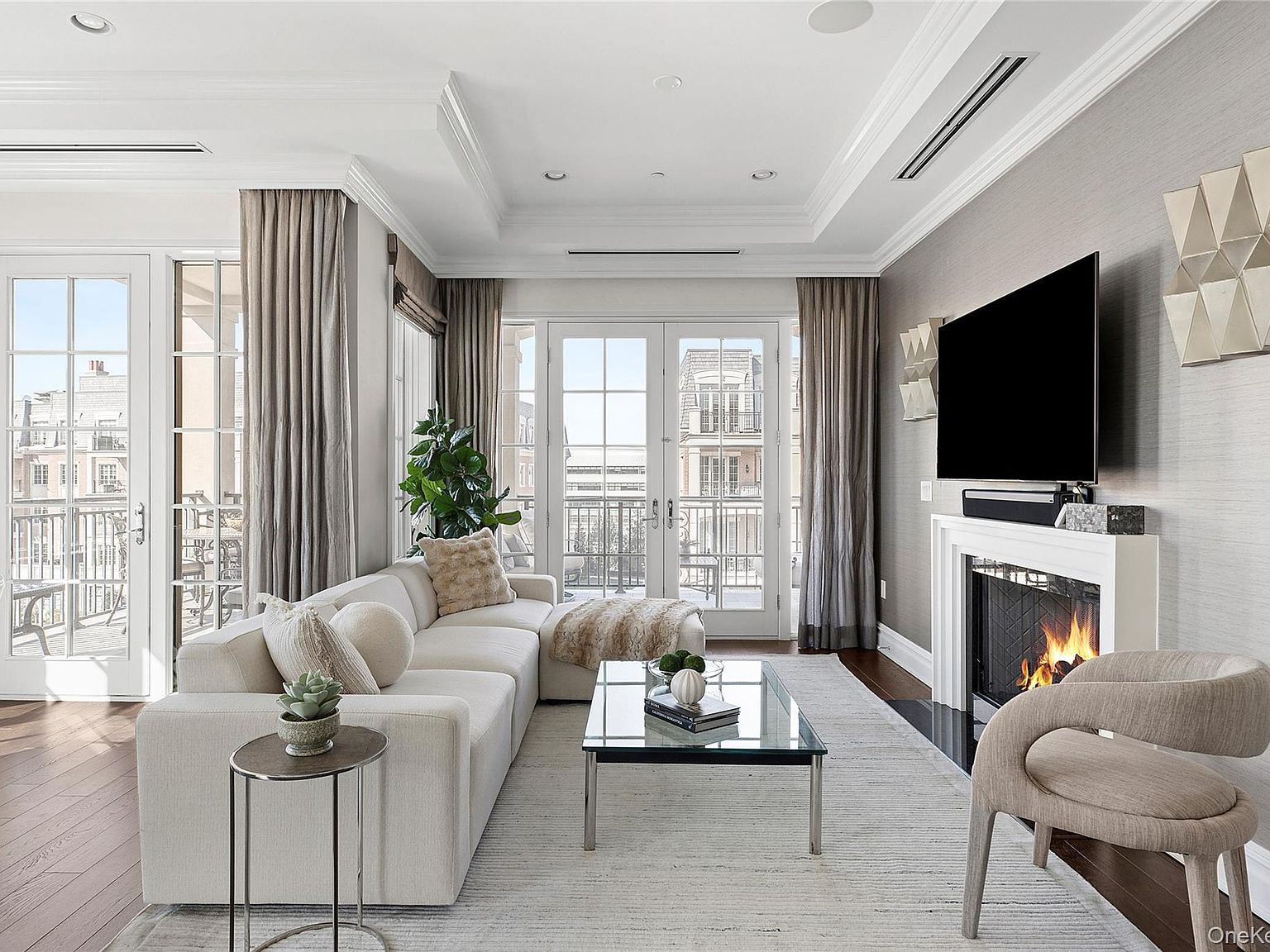 1000 Royal Ct Unit 1207 North Hills, NY 11040  | Condominium