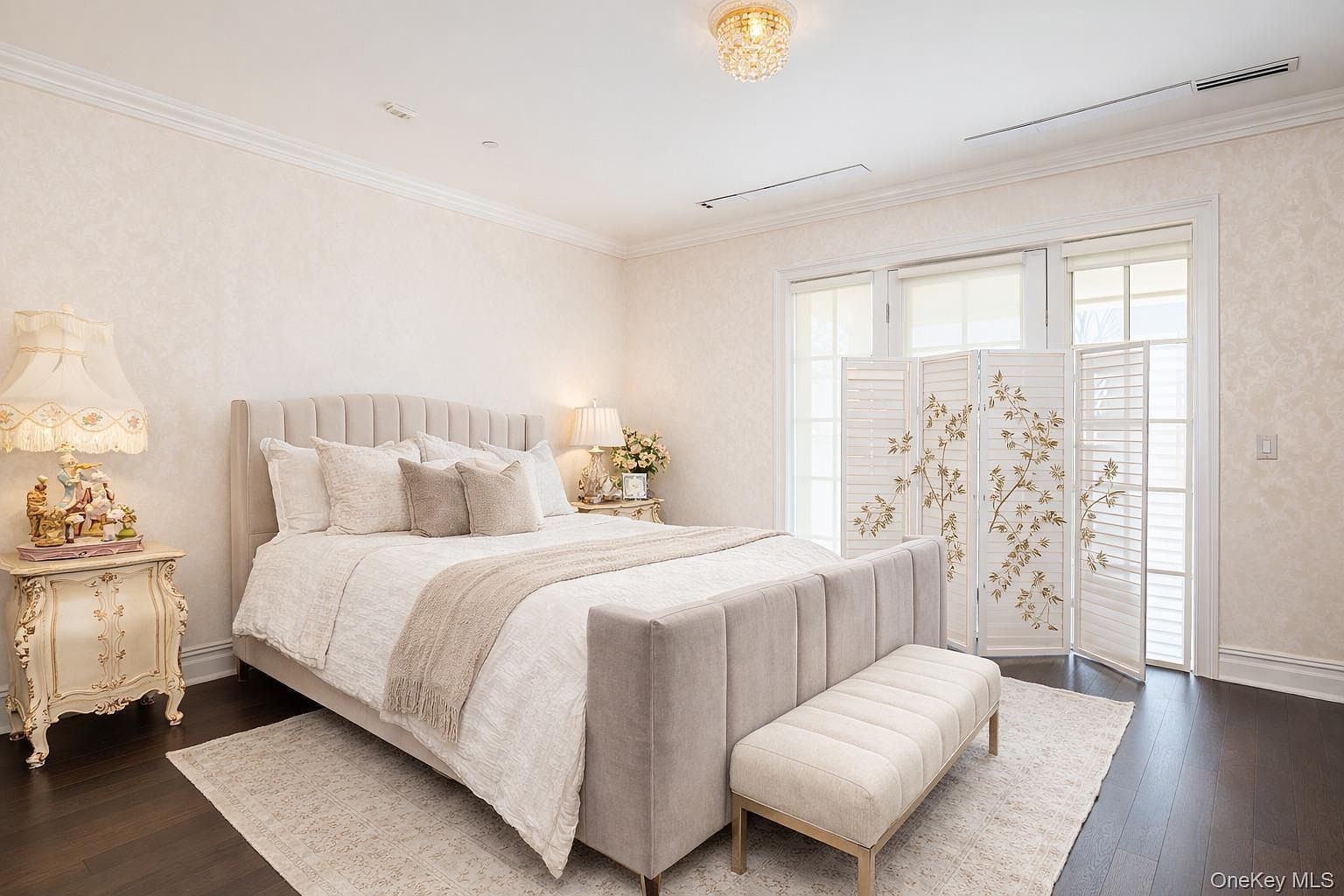 3000 Royal Ct Unit 3201 North Hills, NY 11040 | Condominium