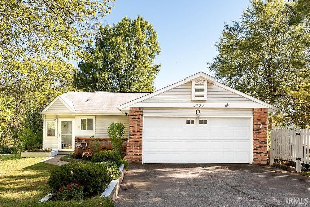 3700 W Woodmere Way Bloomington, IN 47403 - Thumbnail 2