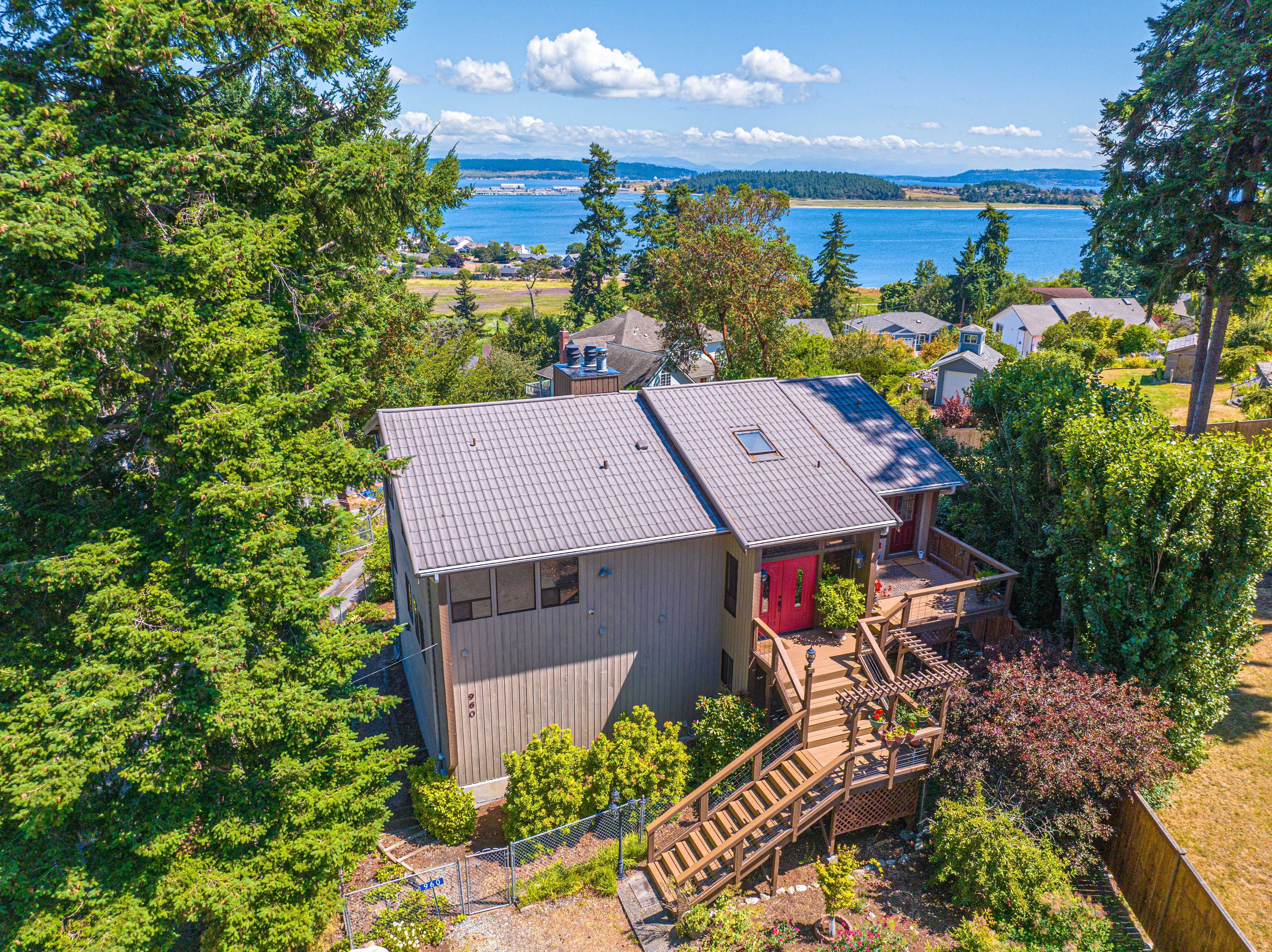 960 West Poppys Place, Oak Harbor, WA, USA, 98277  | Single Family