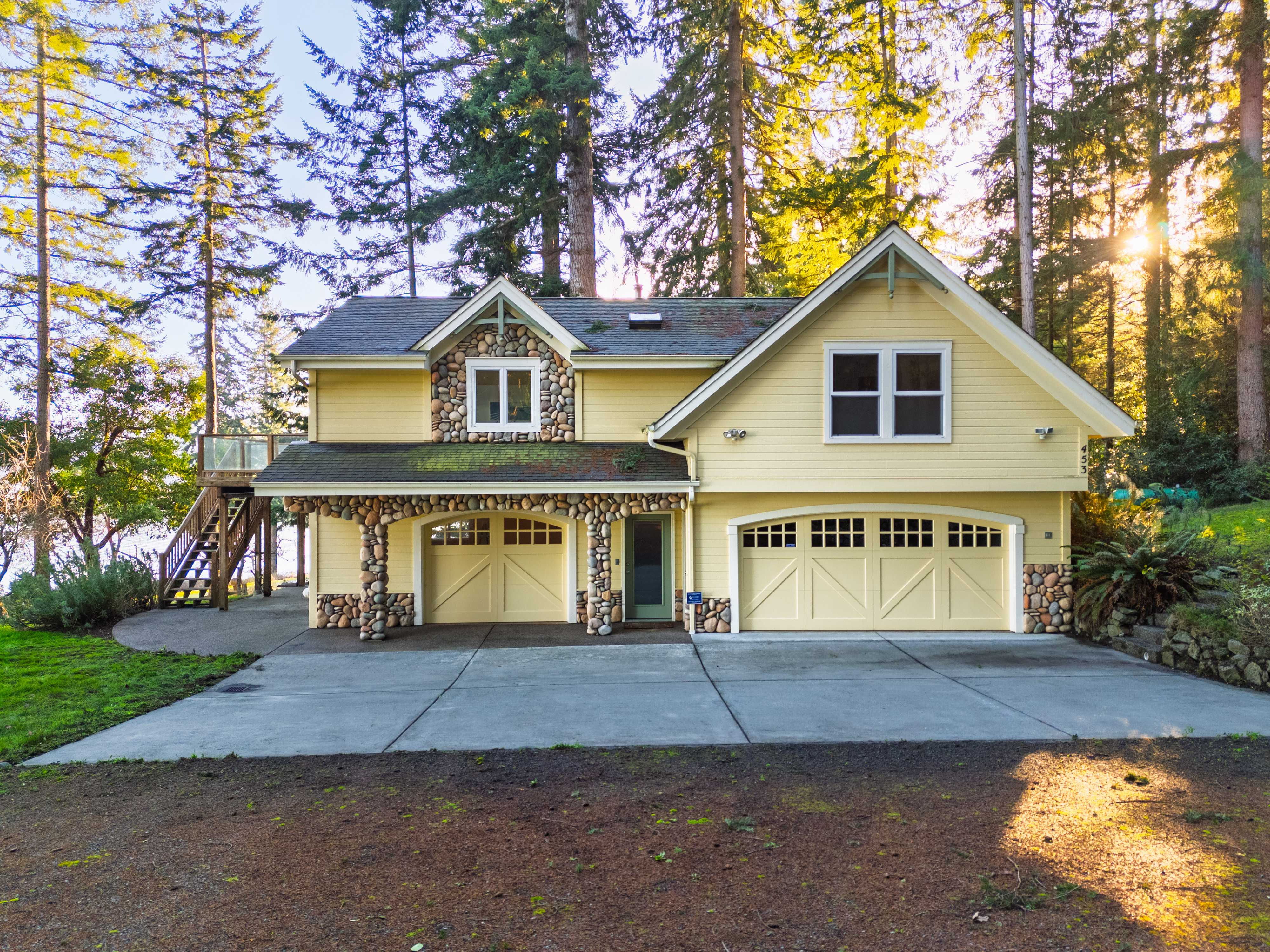 453 East Jackrabbit Lane, Oak Harbor, WA, USA, 98277  | Single Family