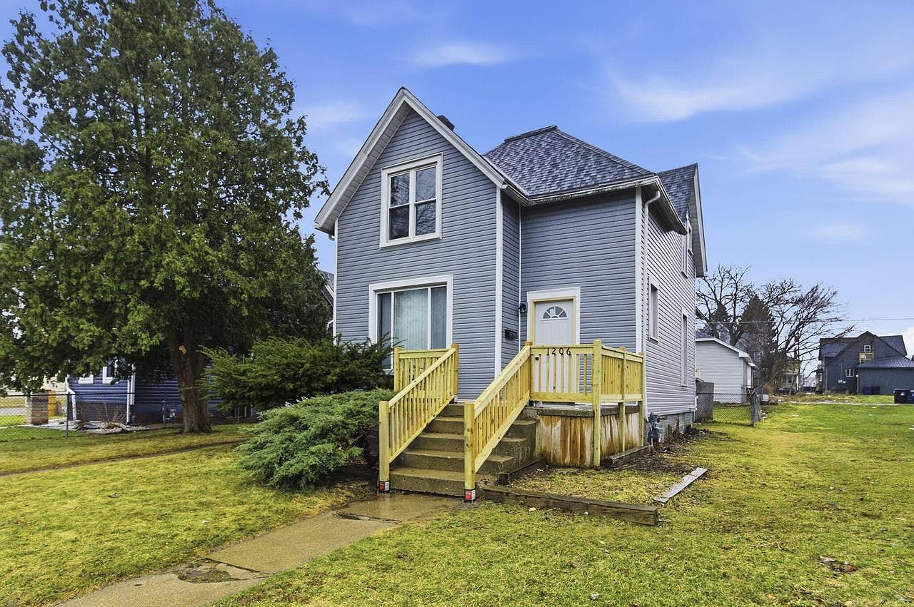 1206 Carlisle Ave Racine, WI 53404  | Single Family