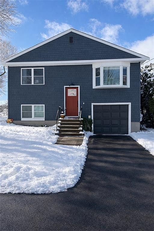 102 Easton Ave Portsmouth, RI 02871 | Single Family