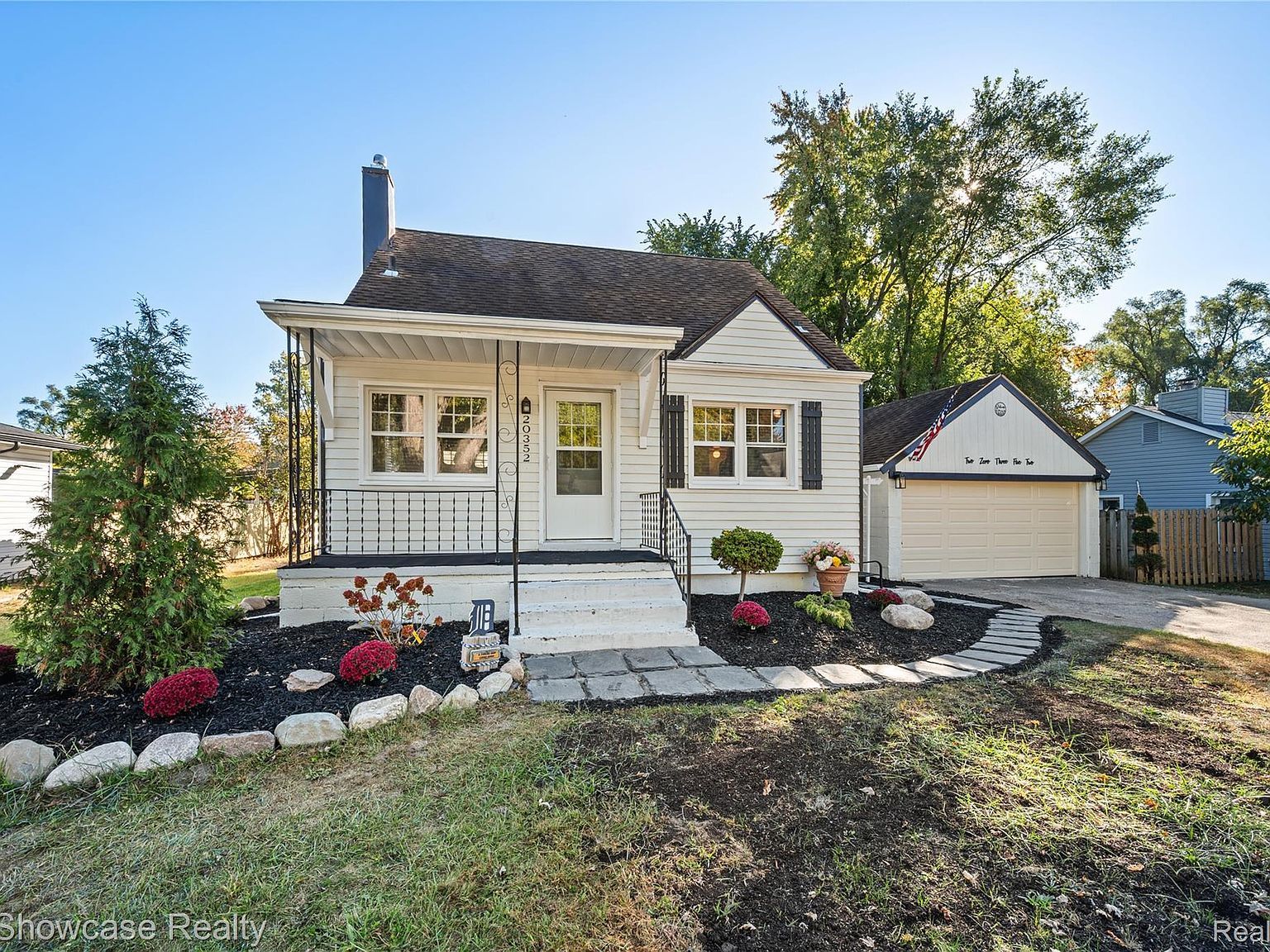 20352 Beatrice St Livonia, MI 48152 - Thumbnail 2