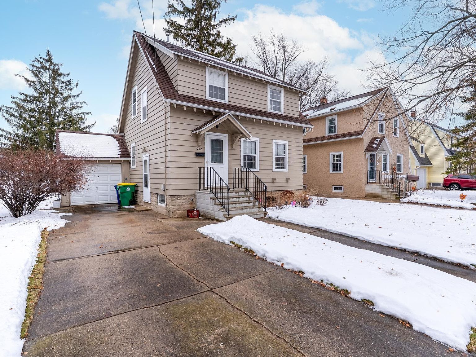952 Bond St Green Bay, WI 54303 - Thumbnail 2