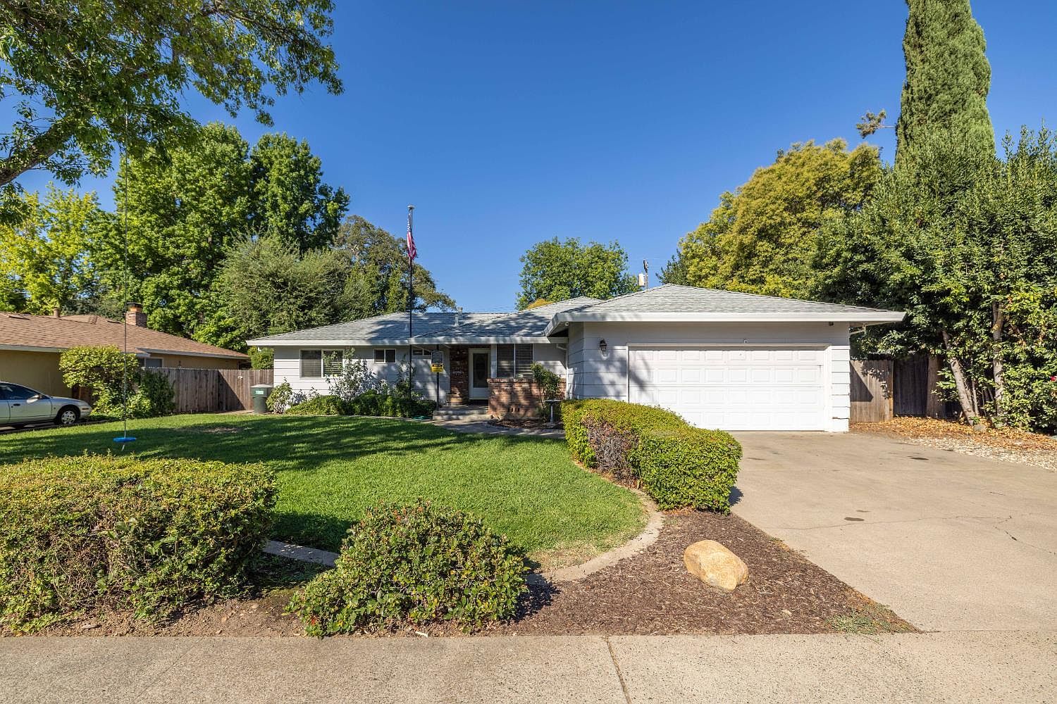 4907 Crestview Dr Carmichael, CA 95608 - Thumbnail 2