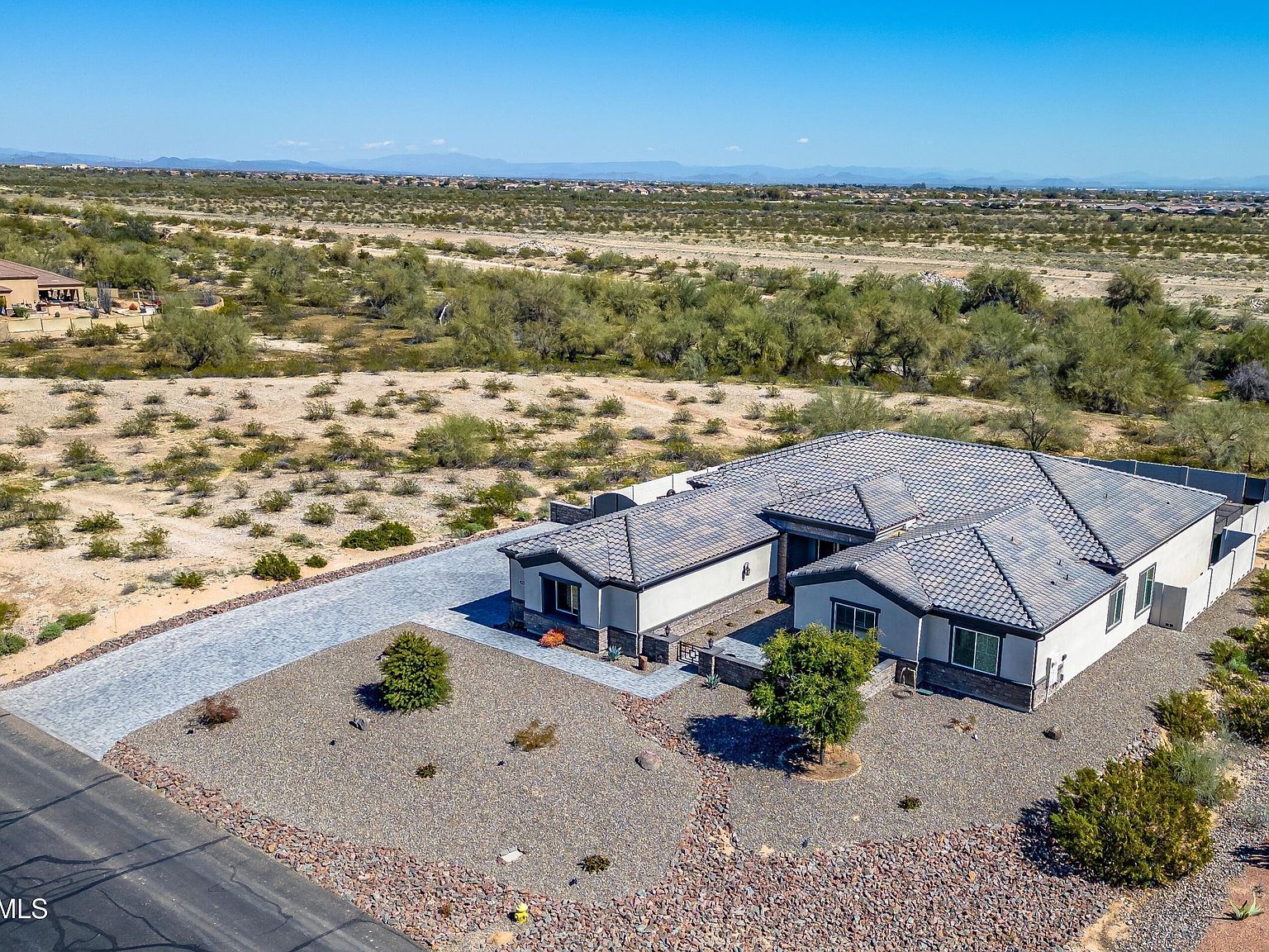 8523 N 192nd Ave Waddell, AZ 85355 - Thumbnail 2