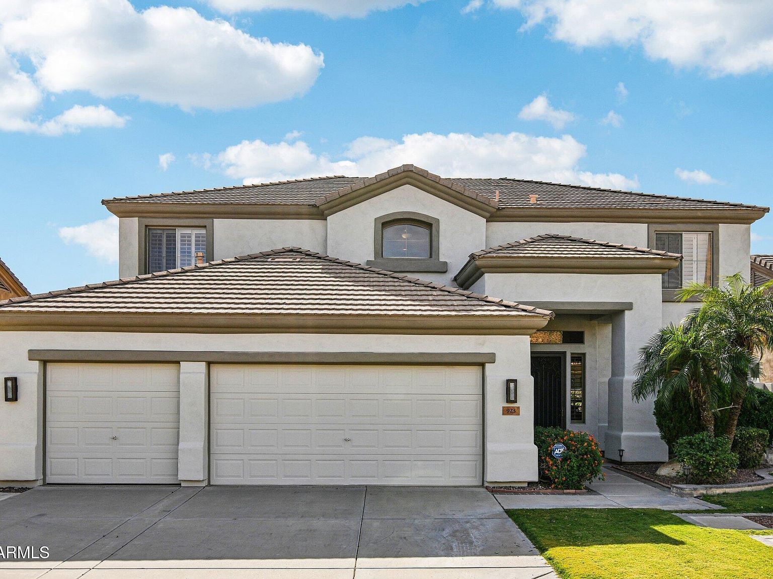 923 W Windsong Dr Phoenix, AZ 85045 - Thumbnail 2