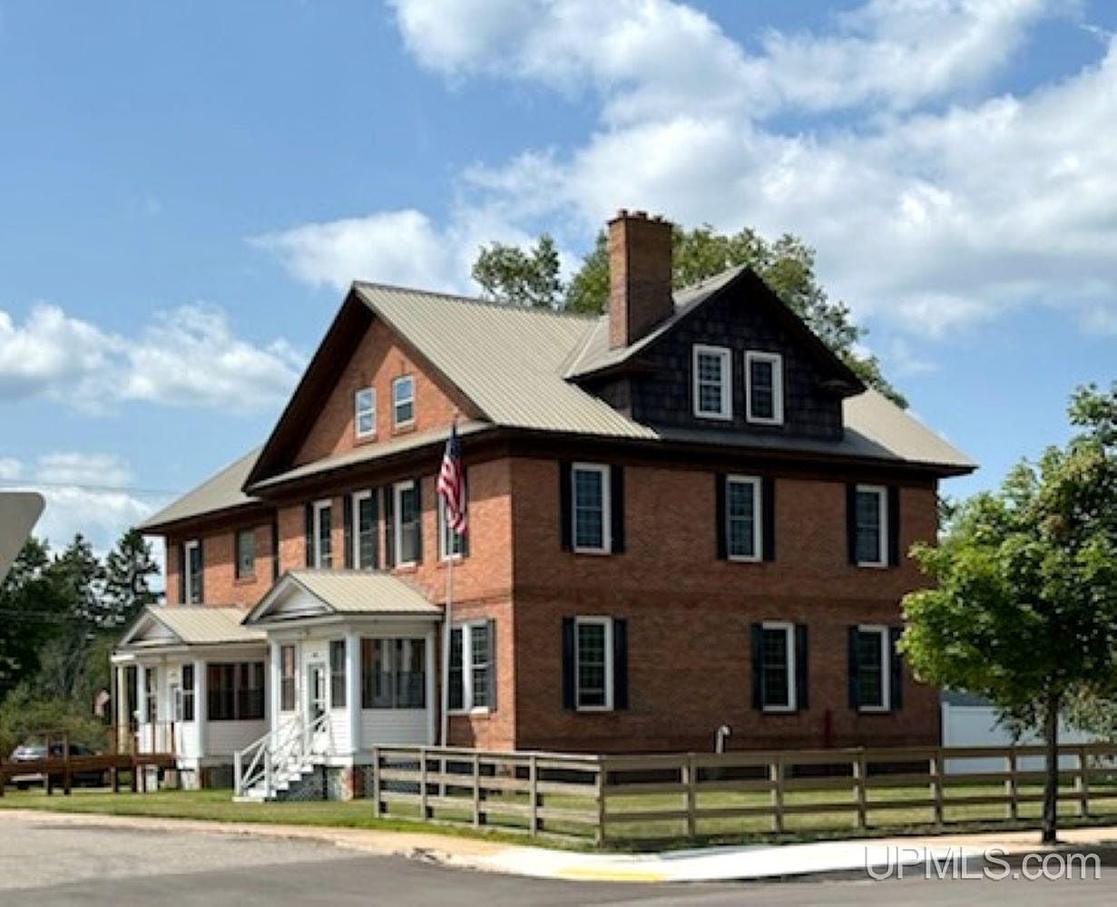 258 W Jasper St Gwinn, MI 49841 - Thumbnail 2