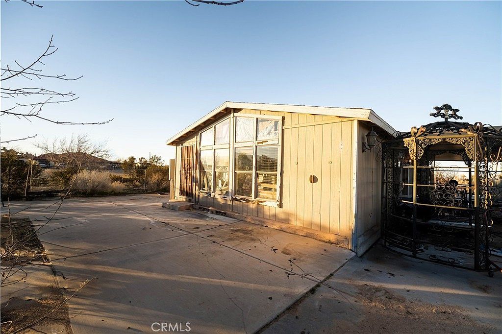 10374 Olivine Rd Victorville, CA 92392 - Thumbnail 2