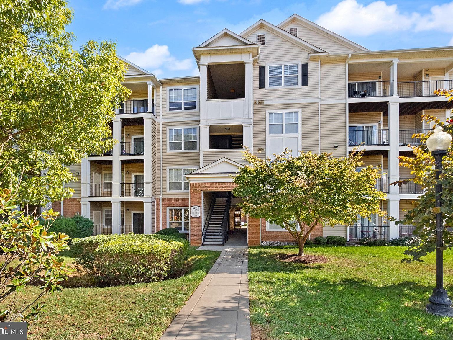 19625 Galway Bay Cir APT 103 Germantown, MD 20874 - Thumbnail 2