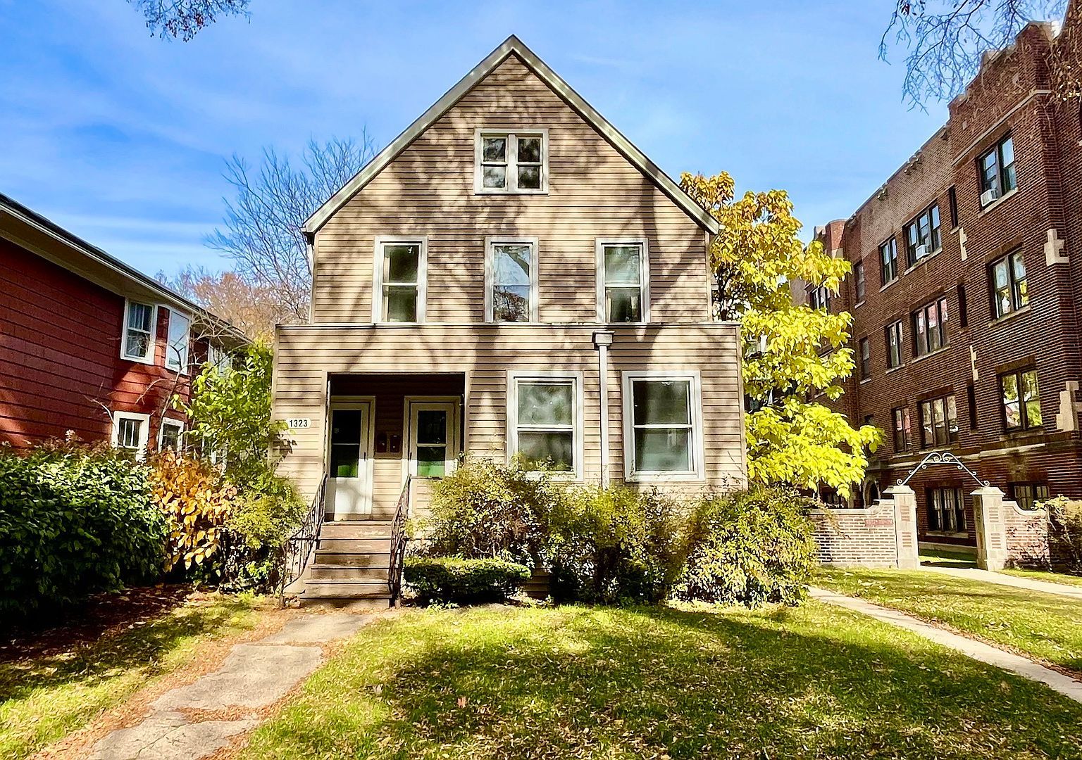 1323 W Washington St Evanston, IL 60202 - Thumbnail 2