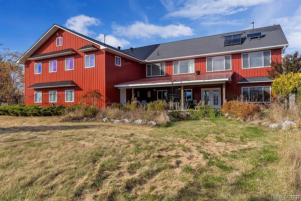 381 S Lorenz Rd Tawas City, MI 48763 - Thumbnail 2