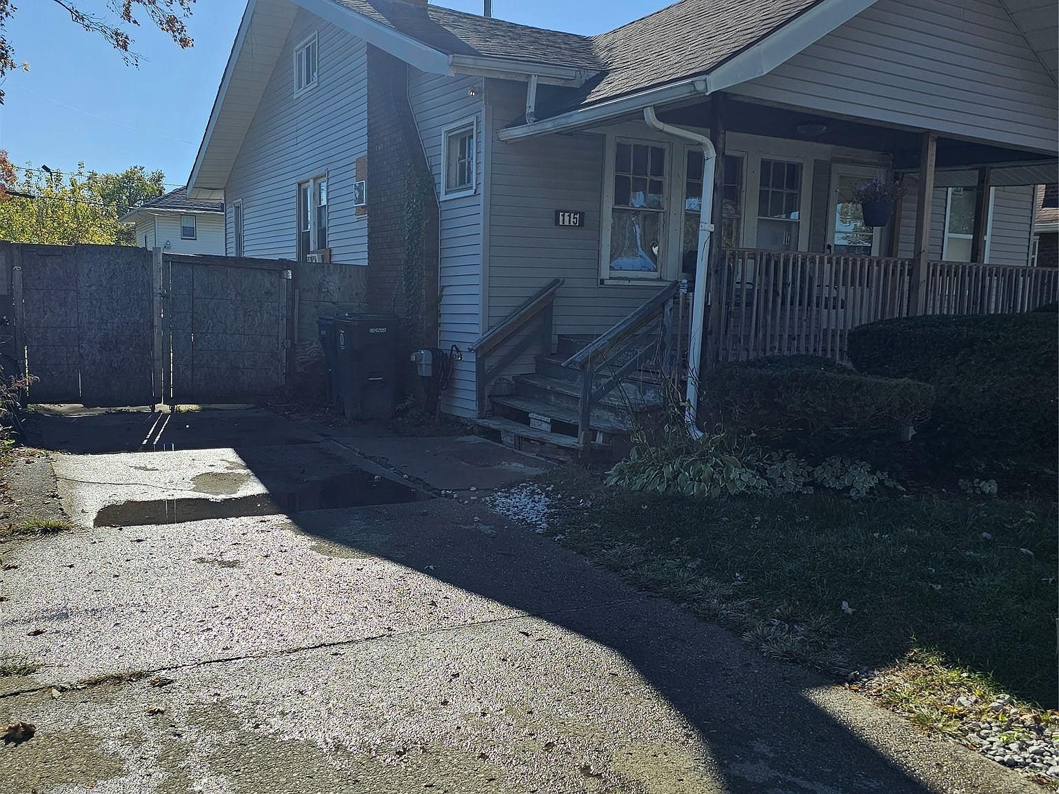 115 W Baker St Flint, MI 48505 - Thumbnail 2