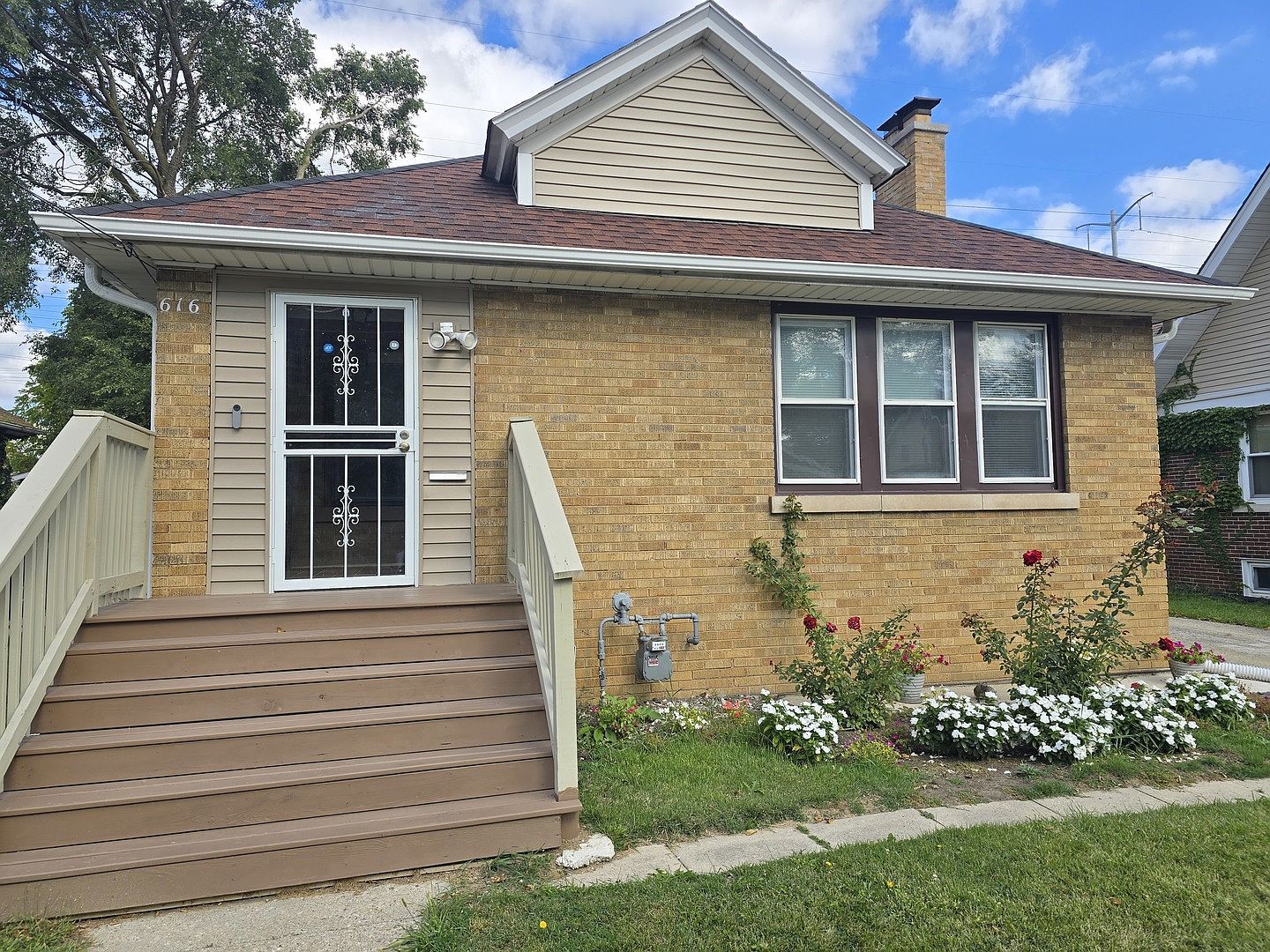 616 W Keith Ave Waukegan, IL 60085 - Thumbnail 2