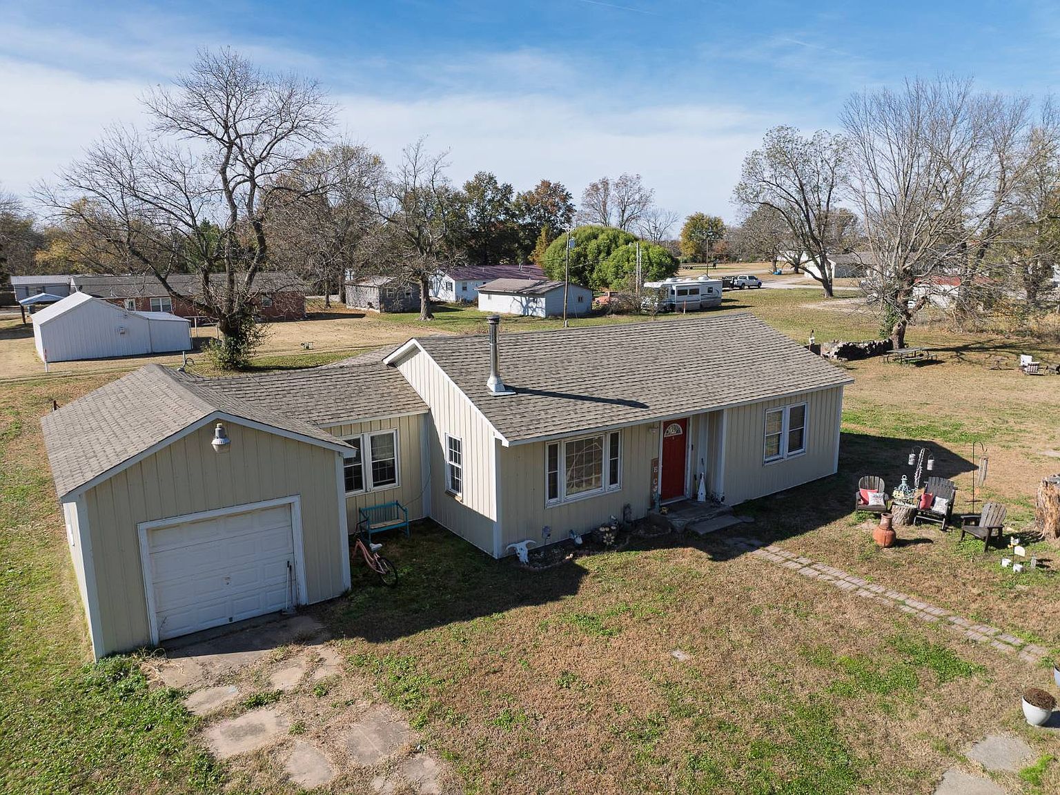 157 S Springfield St Welch, OK 74369 - Thumbnail 2