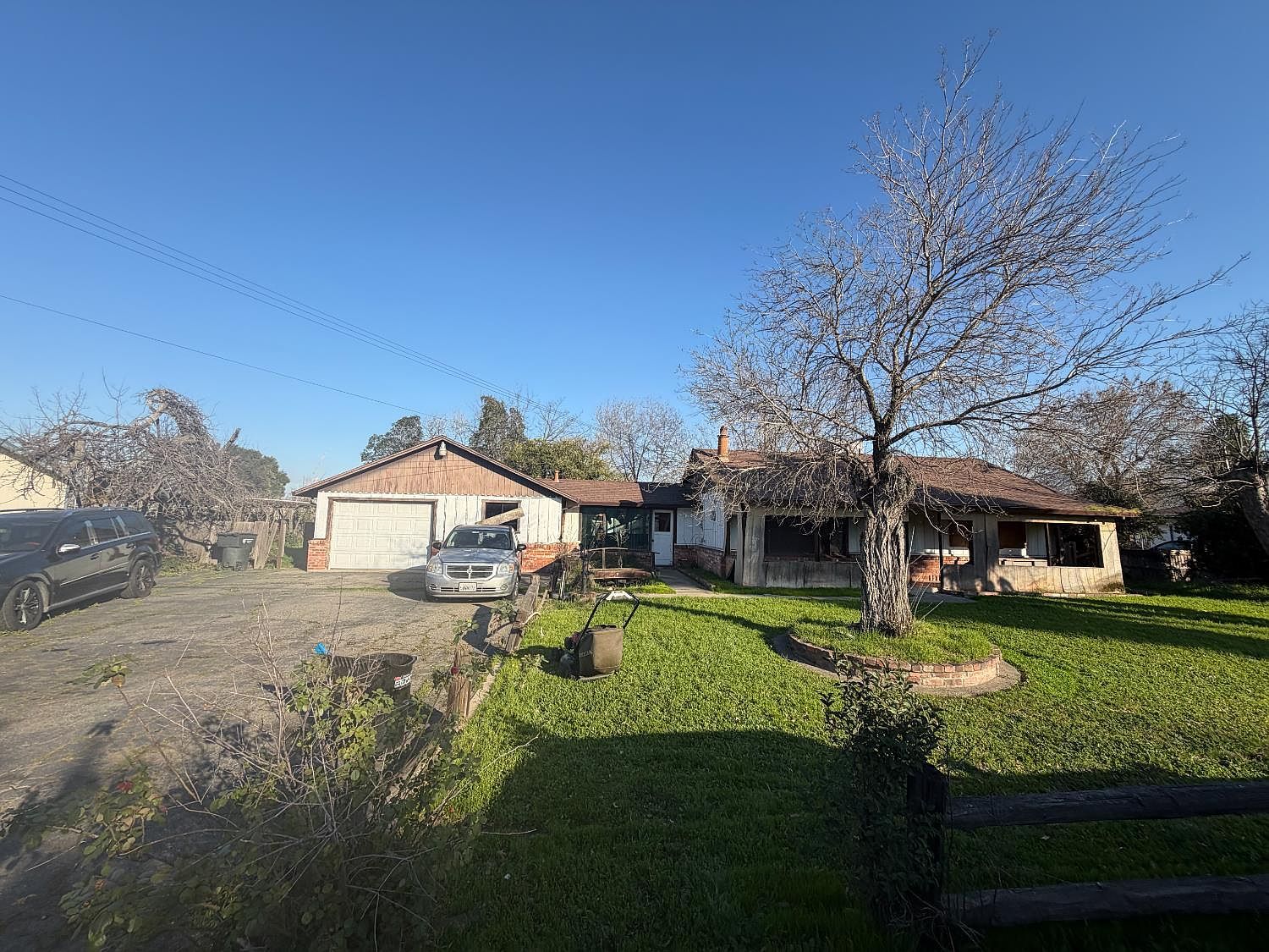 6313 Ring Dr Sacramento, CA 95824 - Thumbnail 2