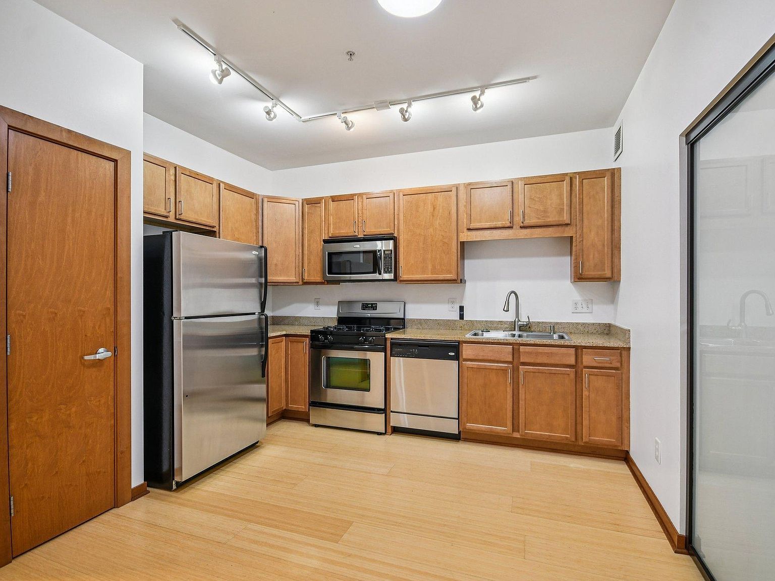 15 E Franklin Ave APT 224 Minneapolis, MN 55404 - Thumbnail 2