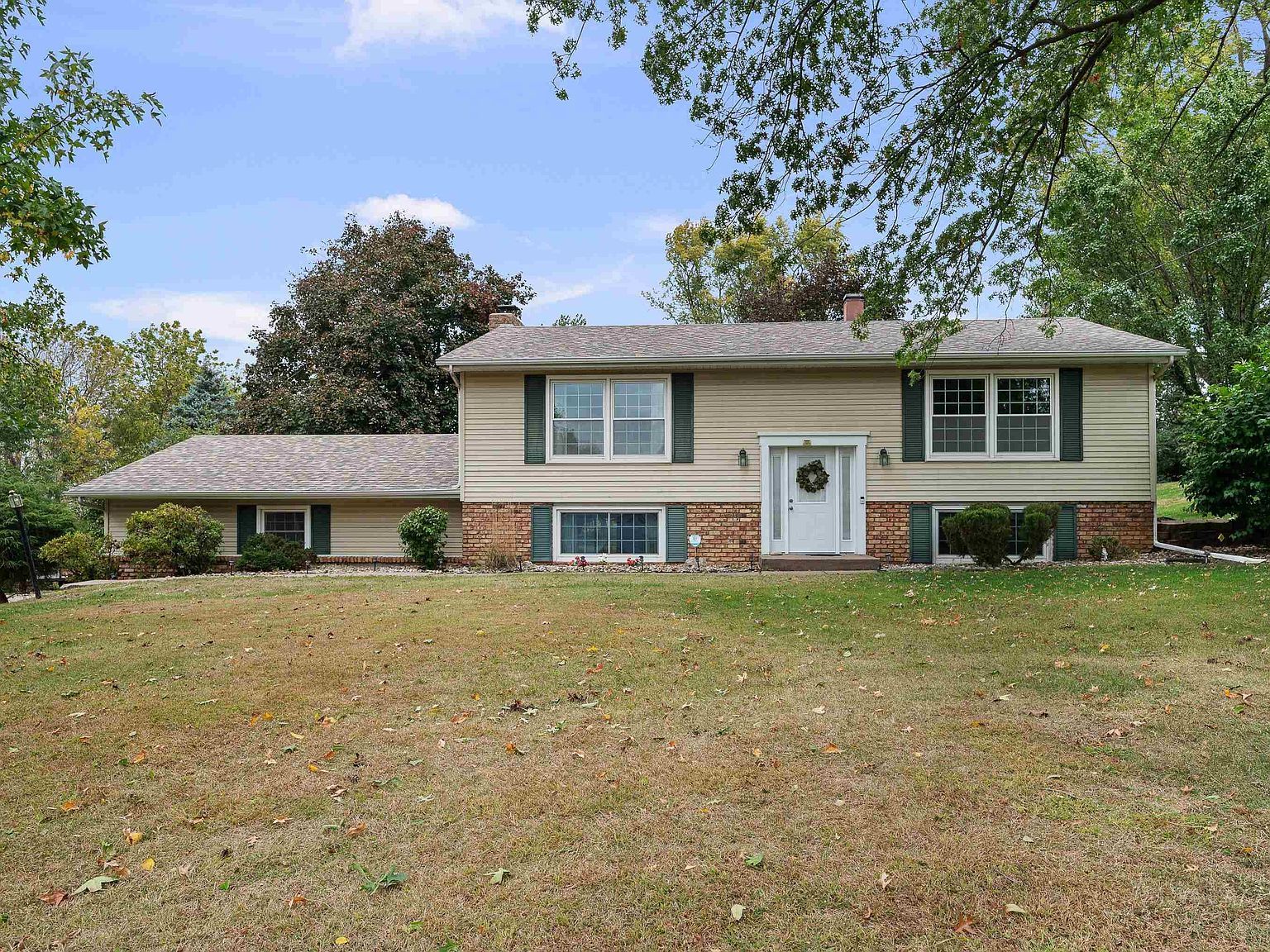 4836 W Pleasant St Davenport, IA 52804 - Thumbnail 2