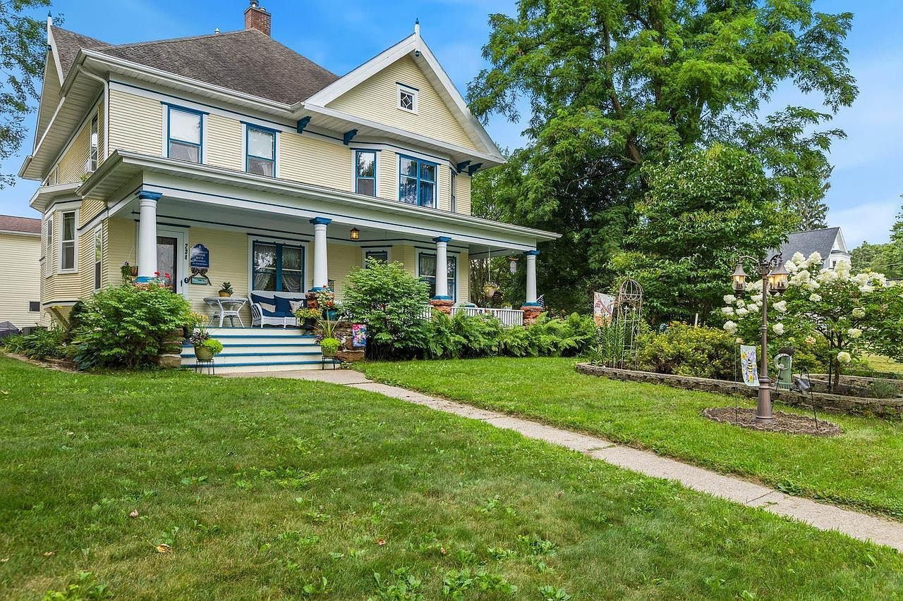 234 Tremont St Mauston, WI 53948 - Thumbnail 2