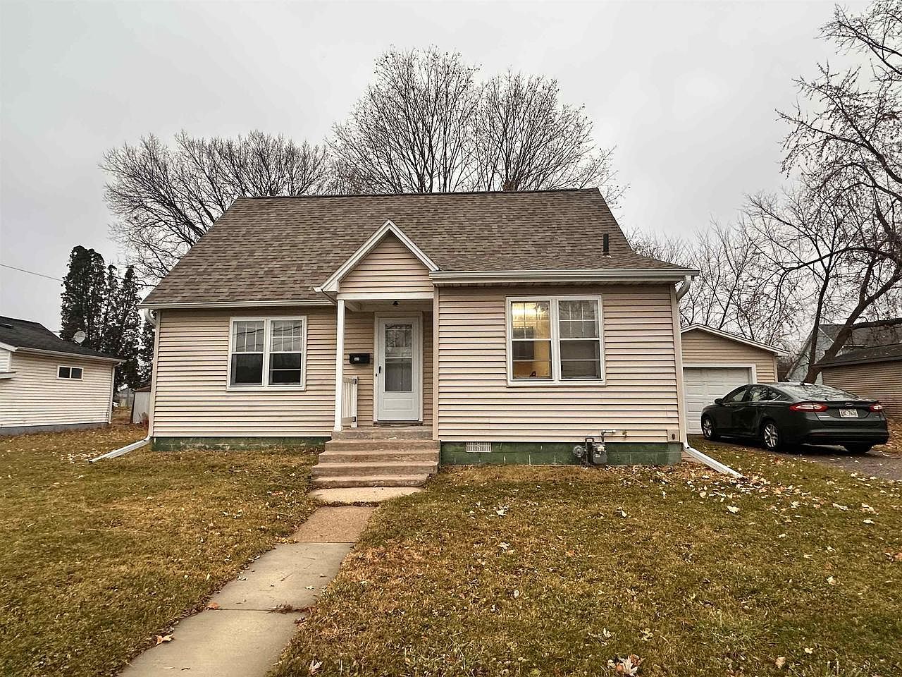 809 E State St Mauston, WI 53948 - Thumbnail 2