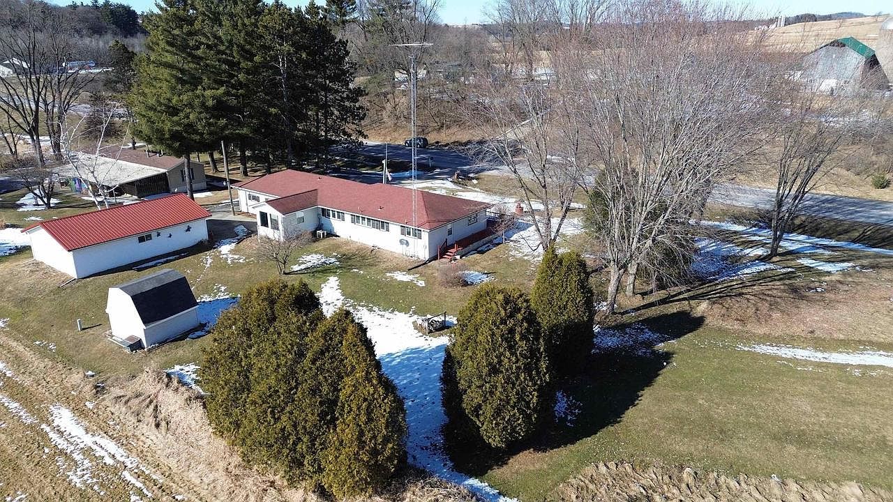 W10035 State Highway 82 Elroy, WI 53929 - Thumbnail 2