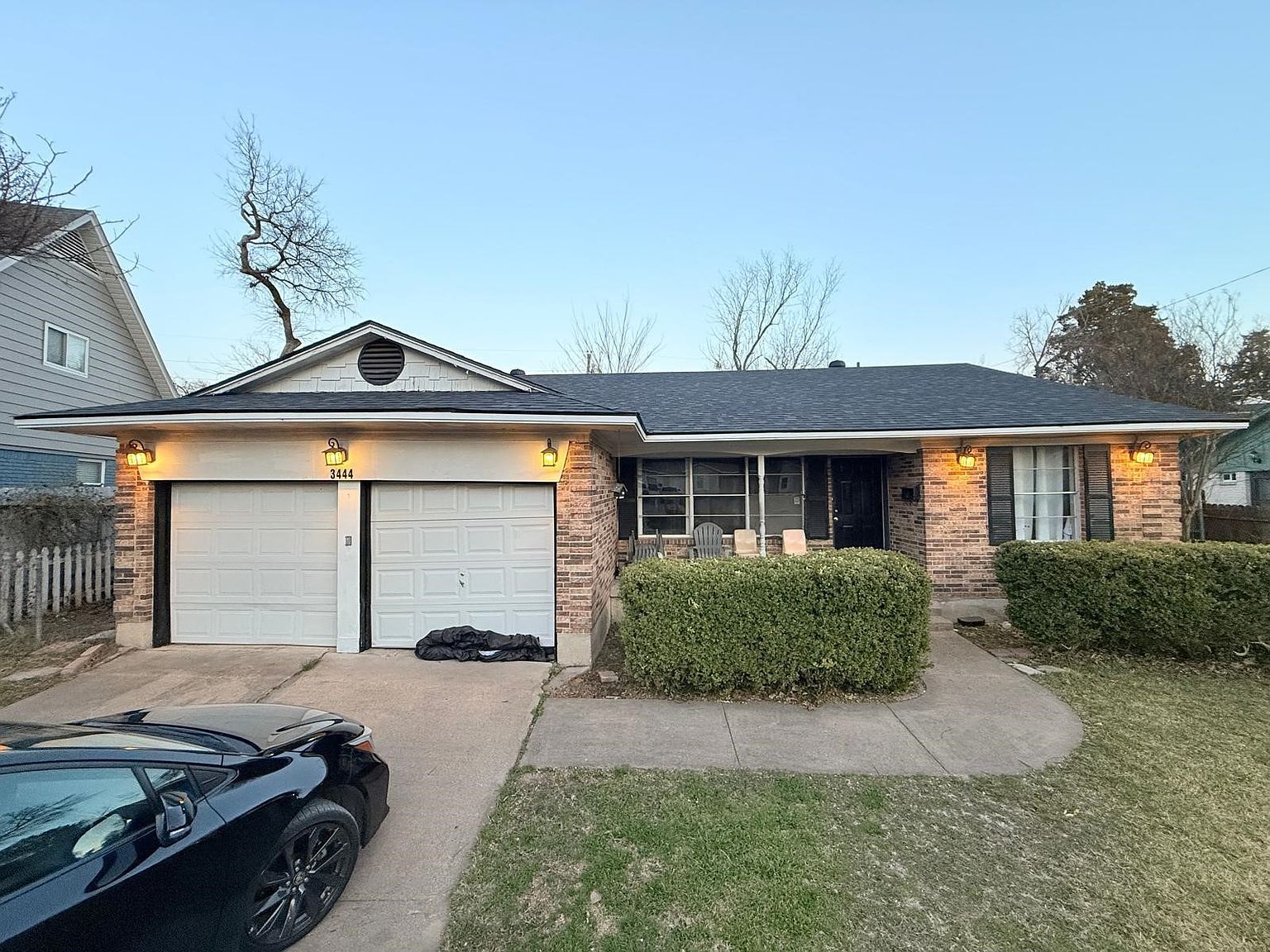 3444 Oak Creek Cir Dallas, TX 75227 - Thumbnail 2