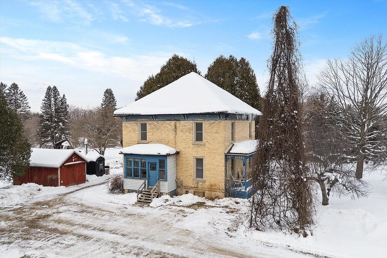 3661 Blue Goose Rd West Bend, WI 53095 - Thumbnail 2