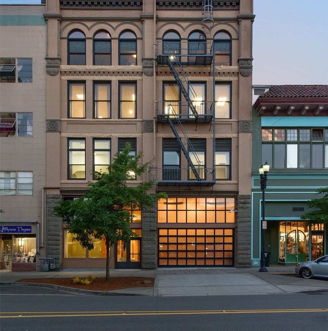 747 Saint Helens Ave Tacoma, WA 98402 - Thumbnail 2