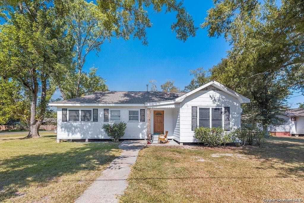 318 S Welty St Iowa, LA 70647 - Thumbnail 2