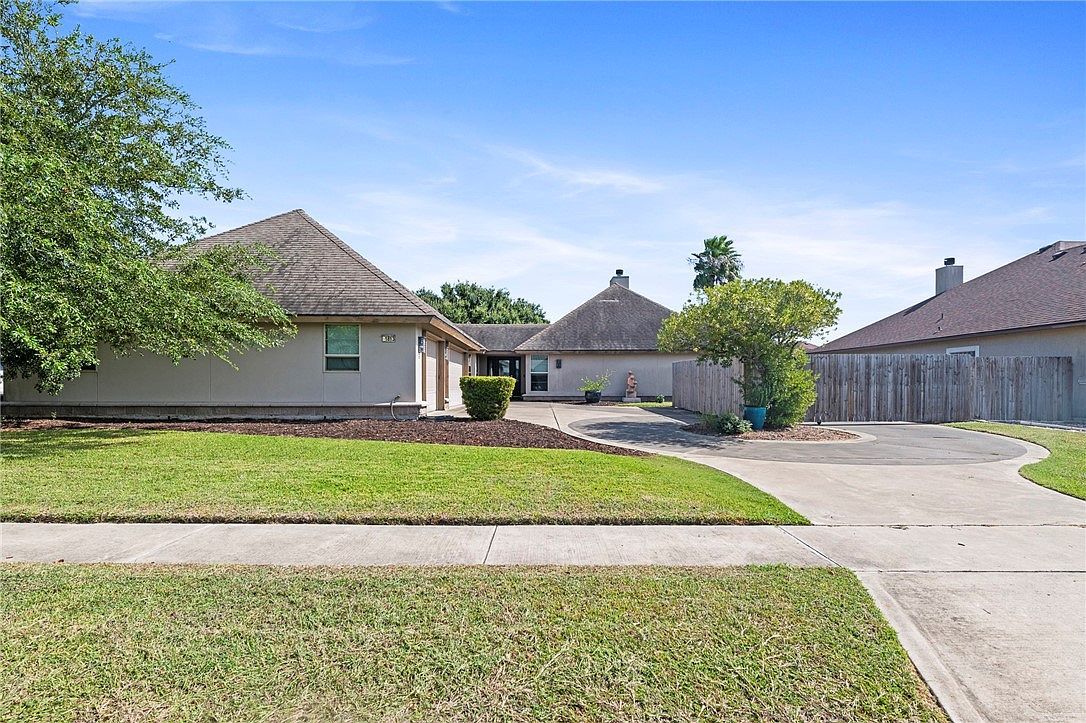1813 Ezekiel Ct Corpus Christi, TX 78418 - Thumbnail 2