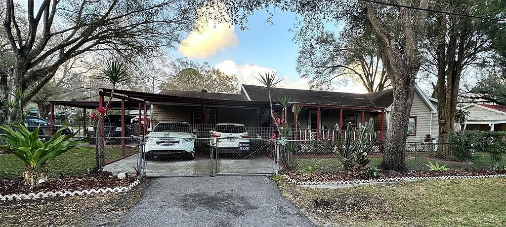 6902 Rhode Island Dr Tampa, FL 33619 - Thumbnail 2