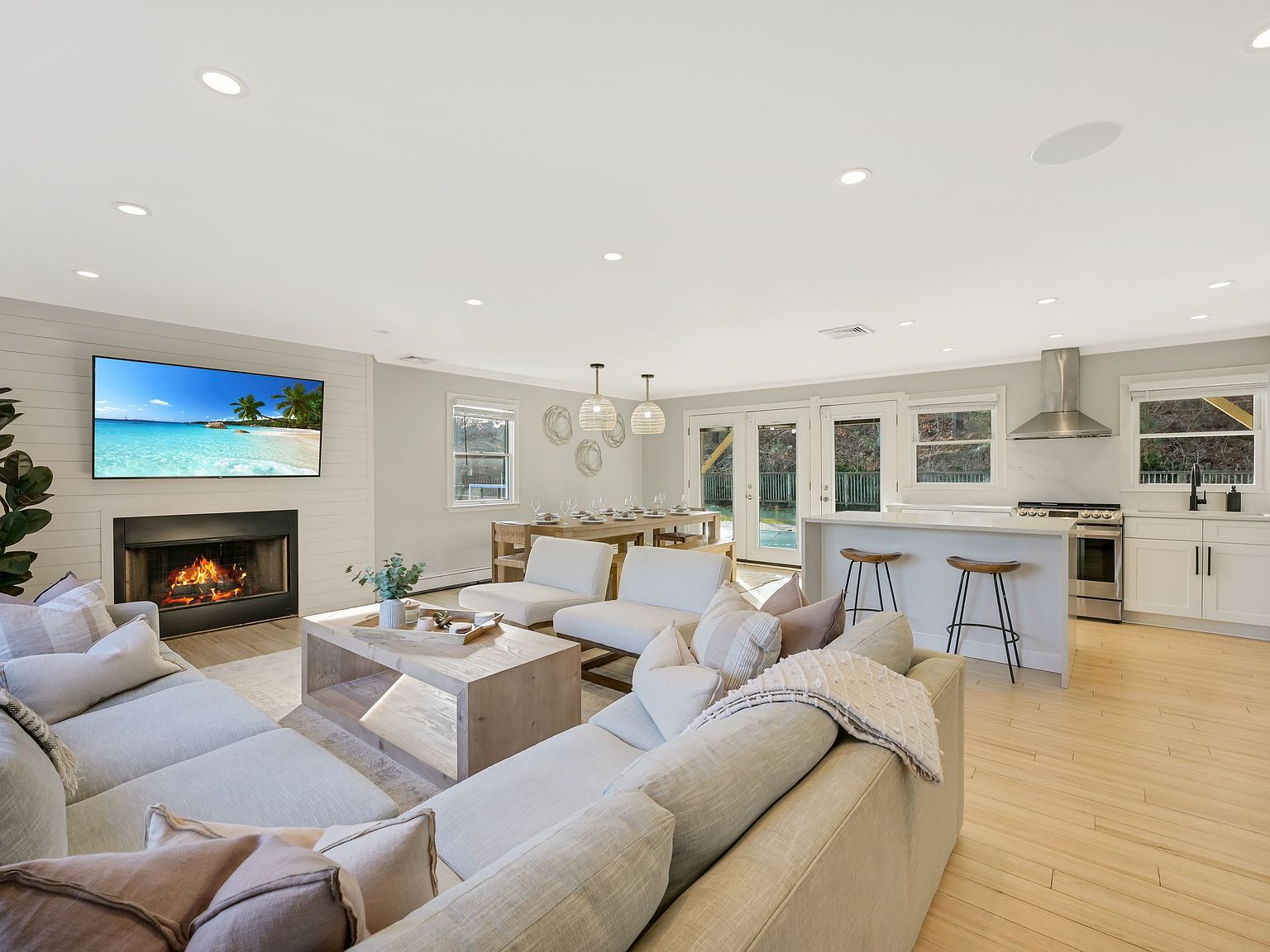 36 Charla Dr Southampton, NY 11968 - Thumbnail 2