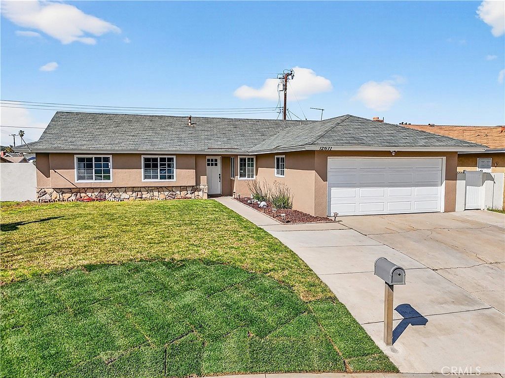 12671 Hollyglen Cir Riverside, CA 92503 - Thumbnail 2