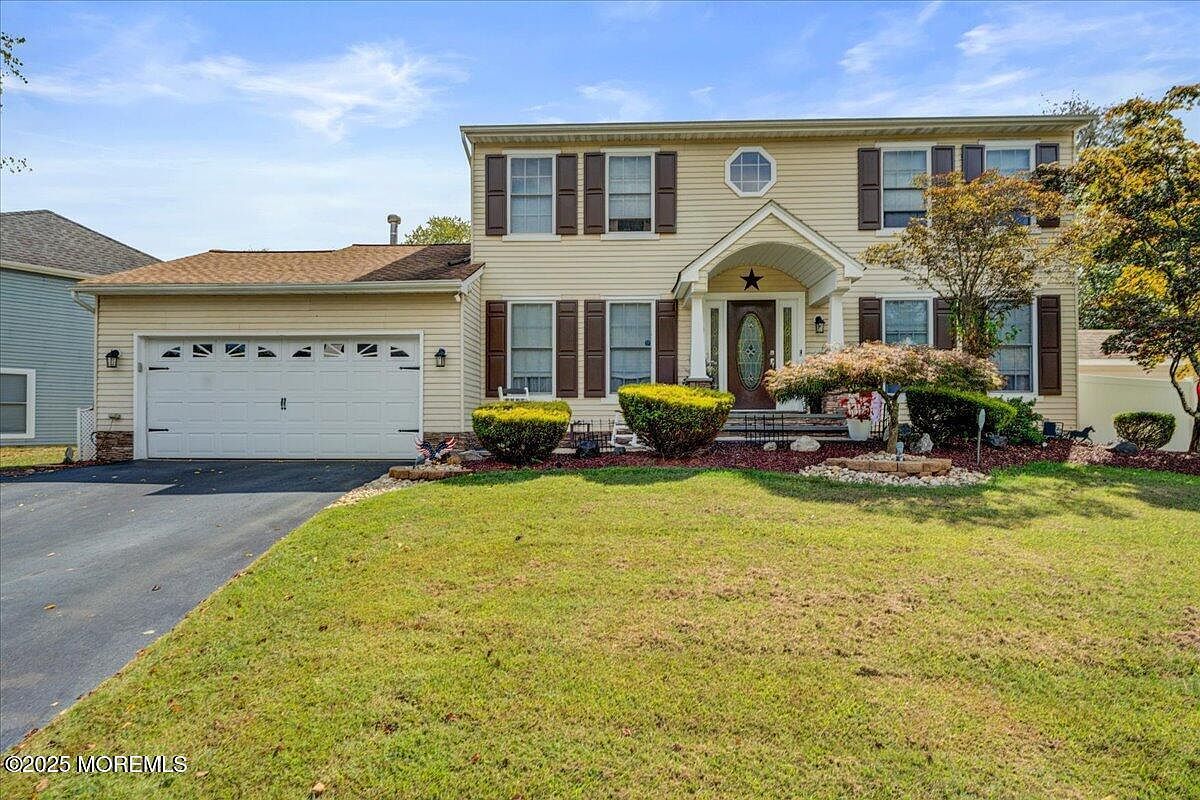 9 Hawk Ct Howell, NJ 07731 - Thumbnail 2