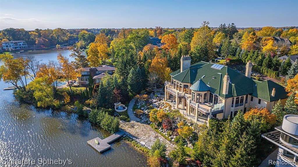 1567 Island Ln Bloomfield Hills, MI 48302 - Thumbnail 2