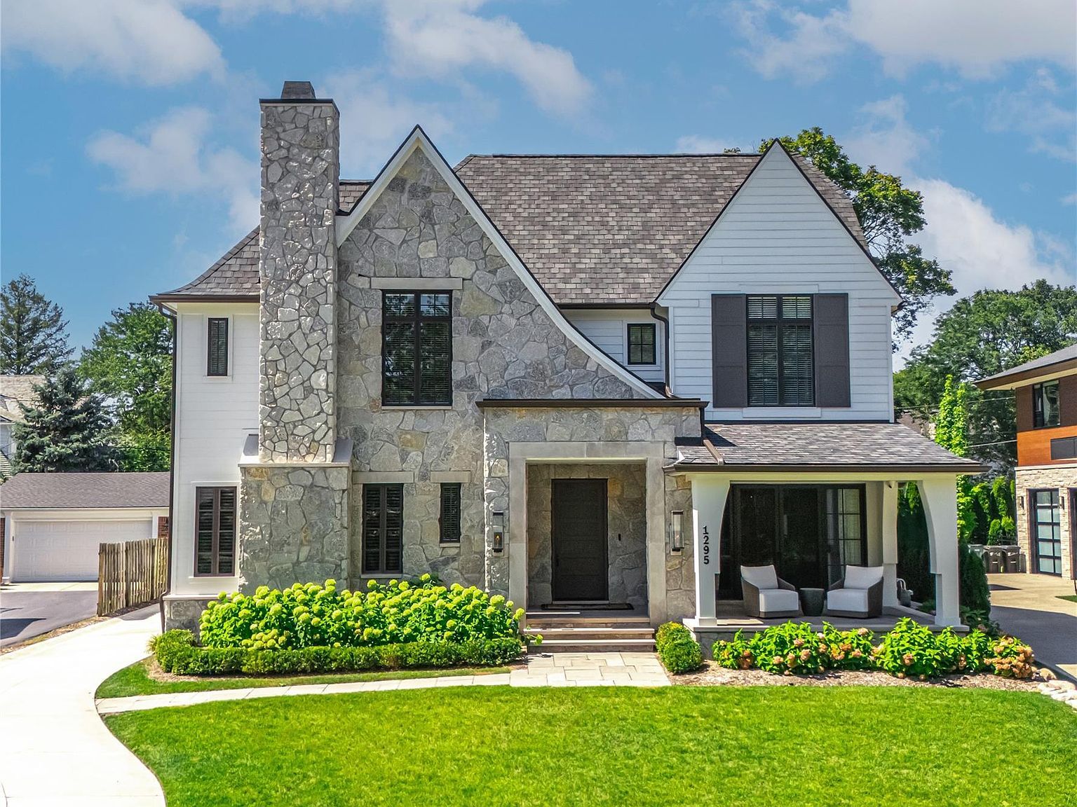 1295 Lakeside Dr Birmingham, MI 48009 - Thumbnail 2